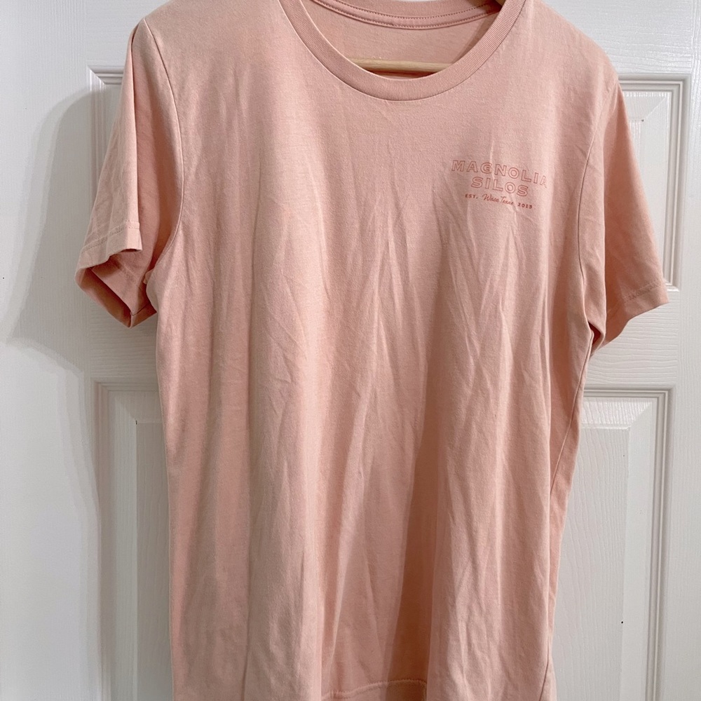 Magnolia Peach Sunshine and Silos tee